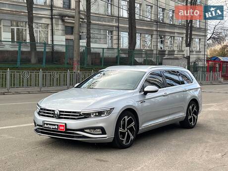 Volkswagen Passat 2022 в Киеве