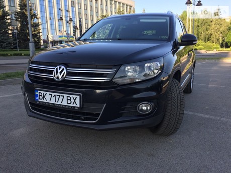 Volkswagen Tiguan 2.0 TDI 6G (140 л.с.) 4Motion 2012