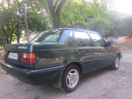 Volvo 460 1992