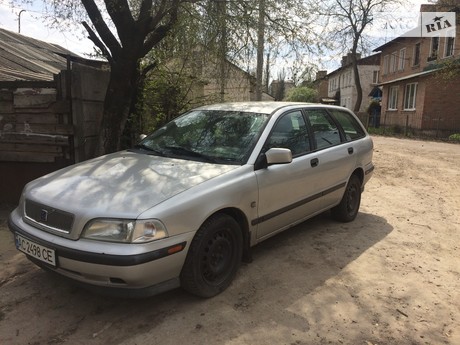 Volvo V40 2000