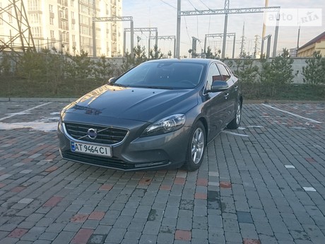 Volvo V40