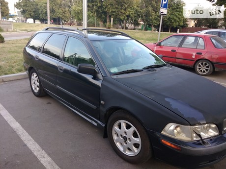 Volvo V40 2001