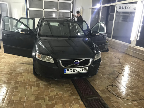 Volvo V50