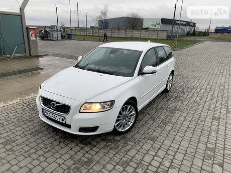 Volvo V50