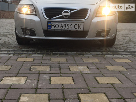 Volvo V50