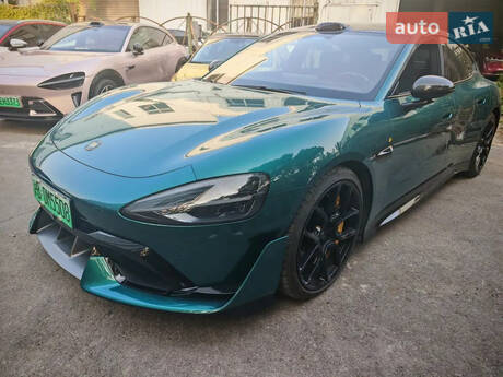 Xiaomi SU7 Ultra 2025 в Киеве