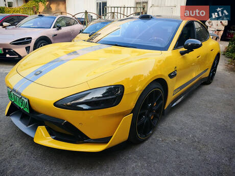 Xiaomi SU7 Ultra 2025 в Киеве