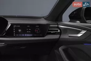 Дисплей для другого пілота - Новий Audi A5 B10 ліфтбек