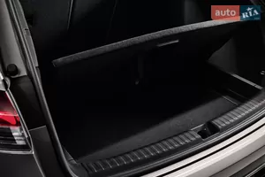 Фальш пол - Новый  Q4 e-tron 1 поколение кроссовер