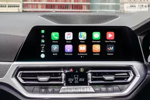 Інтеграція смартфона з Apple CarPlay