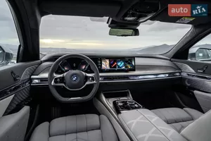 Цифровой кокпит - Новый BMW i7 G70 седан