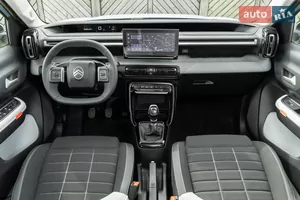 Візуальна легкість - Новий Citroen C3 4 поколение хетчбек