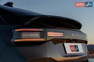 Запоминающийся вид - Новый  C4 3 поколение (FL) кроссовер-купе