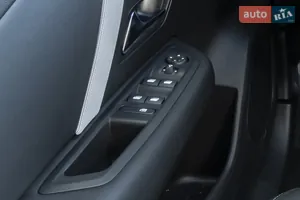 Внимание к деталям - Новый  C4 3 поколение (FL) кроссовер-купе