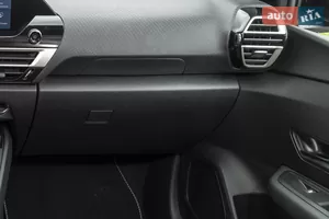 Сторона пассажира - Новый  e-C4 1 поколение (FL) кроссовер-купе