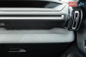 Гармонія дизайну і практичності - Новий Citroen e-C3 1 поколение хетчбек