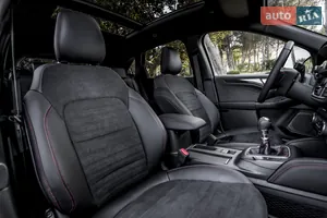 Обновленный салон с панорамой - Новый Ford Kuga 3 поколение кроссовер
