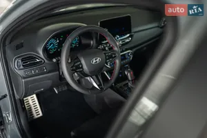 Водій у центрі уваги - Новий Hyundai i30 3 поколение (FL) хетчбек