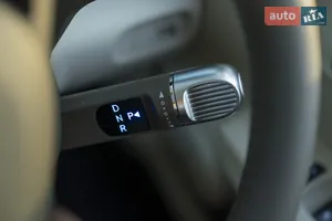 Електронний селектор передач - Новий Hyundai Inster EV 1 поколение кросовер