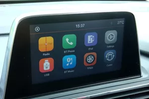 Apple CarPlay/Android Auto