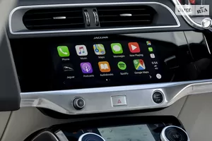 Apple CarPlay та Android Auto