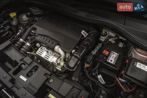 Екологічні двигуни - Новий Jeep Avenger 1 поколение кросовер
