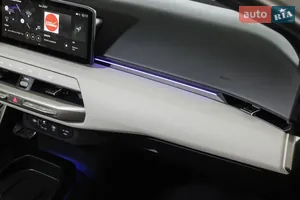 Современный дизайн и подсветка - Kia EV4 1 поколение хэтчбек