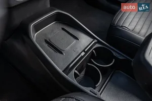 Інноваційна безпровідна зарядка - Kia EV4 1 поколение седан