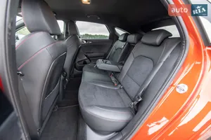 Задний ряд сидений со спортивным акцентом - Kia ProCeed 3 поколение (FL) универсал