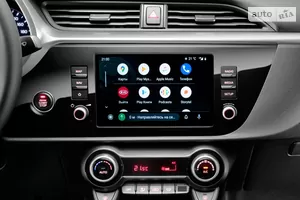 Поддержка приложений Apple CarPlay и Android Auto