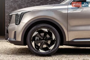 Екстравагантний дизайн легкосплавних дисків Kia Sorento - Новий Kia Sorento 4 поколение (FL) кросовер