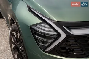 Смелый дизайн DRL в форме "Бумеранга" на Kia Sportage - Новый  Sportage 5 поколение кроссовер