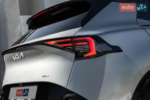 Футуристична задня оптика - Новий Kia Sportage 5 поколение (FL) кросовер