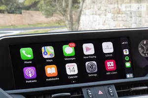 Apple CarPlay та Android Auto