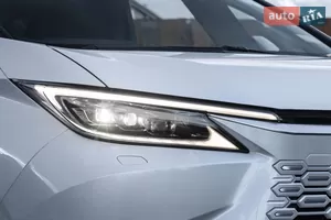 Погляд преміального мінівена - Новий  LM 2 поколение мінівен