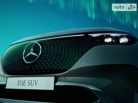 Чорна решітка радіатора з патерном Mercedes-Benz