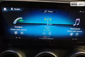 Інтеграція смартфона з Android Auto та Apple CarPlay