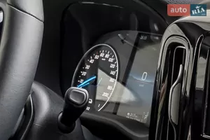 Гібридна приладова панель - Новий Mercedes-Benz Vito W447 (FL) мінівен