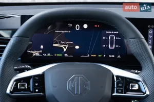 Цифровий кокпіт - Новий MG HS 2 поколение кросовер