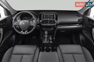 Функциональный минимализм с премиальным акцентом - Новый Mitsubishi Eclipse Cross 1 поколение (FL) кроссовер