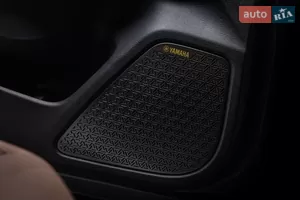 Якість звучання з підписом Yamaha - Новий Mitsubishi Outlander 4 поколение кросовер