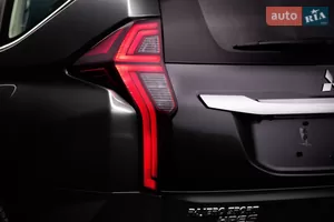 Фирменный стиль в каждой линии - Новый Mitsubishi Pajero Sport 3 поколение (FL) внедорожник
