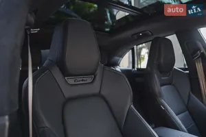 Комфортні передні сидіння - Новий Porsche Macan 2 поколение кросовер