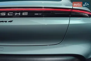 Світлодіодна смуга ззаду - Новий Porsche Taycan 1 поколение (FL) седан