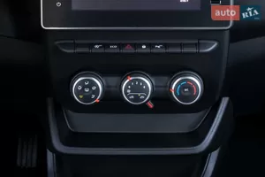 Просте та інтуїтивне керування кліматом - Новий Renault Express 2 поколение (FL) мінівен