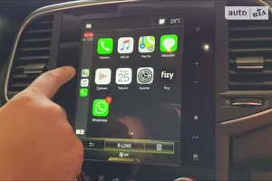 Поддержка приложений Apple CarPlay и Android Auto