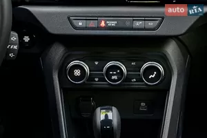 Климат-контроль нового поколения: удобно, интуитивно, стильно - Новый Renault Taliant 1 поколение седан