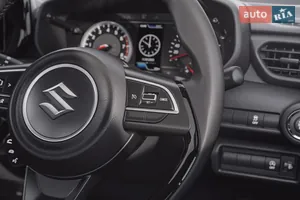 Удобный мультифункциональный руль - Новый Suzuki Swift 7 поколение хэтчбек