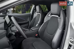 Эстетика, держащая крепко - Новый Toyota C-HR 2 поколение кроссовер