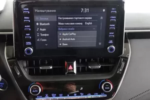 Поддержка приложений Apple CarPlay и Android Auto